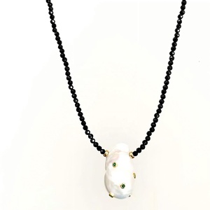 Collier ras du cou artisanal en pierres précieuses fines, avec pendentif en onyx cristal de guérison et perle baroque, bijou vintage raffiné pour elle - Product Image 6