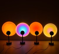 Lámpara Proyector LED de Atardecer con Rotación de 180 Grados, Diseño Moderno, Fondo de Arcoíris Colorido para Dormitorio, Pared, Uso Doméstico