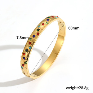 Bracelet pour femme en acier inoxydable plaqué or, design à pointes, serti en canal, bijou cadeau - Product Image 5