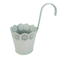 Pot Tanaman Gantung Besi Berlubang Motif Renda Vintage, Pot Gantung Logam Berpola Bunga Daisy dengan Pengait untuk Balkon, Teras, Pagar