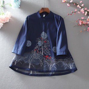 Vente en gros broderie littéraire fleur industrie lourde mode couverture en coton manches trois-quarts printemps nouveau <span class=keywords><strong>2022</strong></span> chemisiers pour femmes - Product Image 4