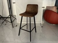 Tabouret de bar moderne industriel vintage en velours, dossier incurvé, pieds en métal brun rouillé, pour bar à domicile, salle à manger, restaurant, hôtel
