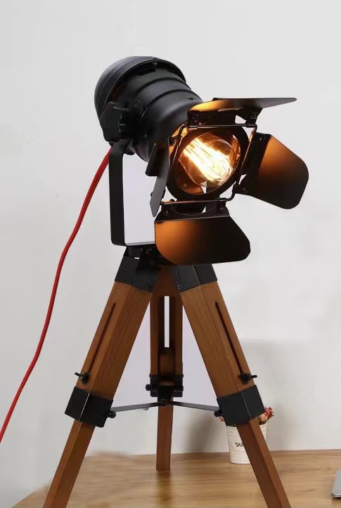 三脚ミニフロアランプアンティークサーチライト木製調節可能スタンド