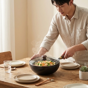 Wok <span class=keywords><strong>de</strong></span> <span class=keywords><strong>hierro</strong></span> antiadherente sin recubrimiento <span class=keywords><strong>de</strong></span> 24/26/28 cm con tapa <span class=keywords><strong>de</strong></span> vidrio, sartén grande para freír. - Product Image 6