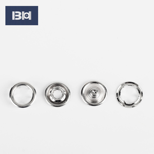 Différentes Tailles De Vêtement Magnétique Accessoire De perle et cristal bouton en métal doré - Product Image 1