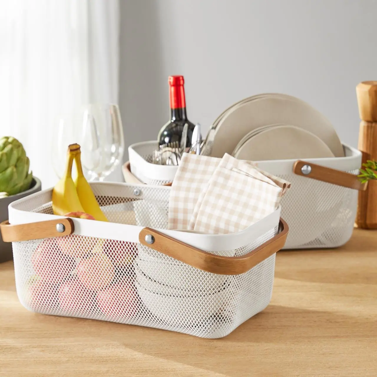 Picnic Basket Gift Decorative Mesh Metal Wire Bread Fruit Vegetable Storage Basket with Wooden Handle