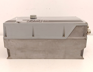 PLC 131B2831 VLT AutomationDrive FC-302 FC-302P1K5T5E55 プログラミングコントローラ - Product Image 3