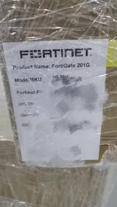 Pare-feu Fortinet FG-200F, appareil de sécurité, 1 an de support <span class=keywords><strong>FortiCare</strong></span> 24h/24 et 7j/7, débit de 10 Gbps, 1 million de sessions, en stock - Product Image 4