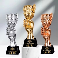 Plaques de trophées en résine personnalisées écologiques de style sportif pour entreprises, avec base en cristal au design unique, coupe de récompense d'honneur – Vente en gros