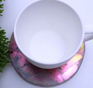 Ensemble de sous-verres élégants faits à la main, écologiques, en marbre coloré irrégulier, avec motif gravé, résistants à la chaleur et à l'eau, pour la maison - Product Image 2