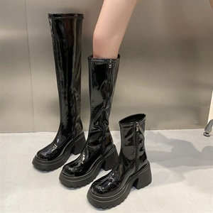 Nouveauté <span class=keywords><strong>Bottes</strong></span> d'hiver pour femmes en cuir <span class=keywords><strong>noir</strong></span> doux et épais, <span class=keywords><strong>bottes</strong></span> hautes à talon plat de style western avec fonction d'augmentation de la taille - Product Image 1