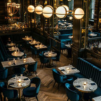 Ensemble de mobilier commercial Ron Group pour restaurant : Table carrée personnalisée en marbre, chaise rembourrée, banquette incurvée en velours capitonné