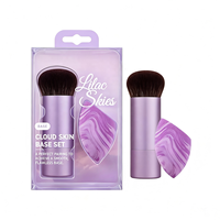Ensemble de pinceaux de maquillage Lilac Skies Cloud-Skin Base 2 pièces, ensemble de pinceaux pour fond de teint et éponge de mélange pour une couverture de fond de teint lisse