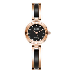 Nouvelle montre pour femme, design de niche, style rétro, bracelet en alliage, montre à quartz - Product Image 2