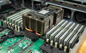 Servidor de Alta Densidad PowerEdge R7715 2U, AMD EPYC 9005, 160 Núcleos, DDR5, NVMe, iDRAC10, Servidor Escalable Cibernresistente para IA - Product Image 6