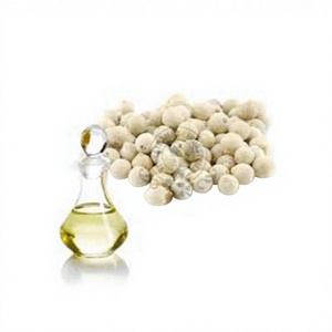 Fabricant et fournisseur d'huile de poivre blanc, huile essentielle naturelle et de qualité cosmétique, approvisionnement en vrac pour les acheteurs B2B - Product Image 1