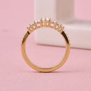Bague de mariage en or avec diamant de laboratoire taille brillant rond, forme en V incurvée, pour bijoux de mariée et occasions spéciales - Product Image 4