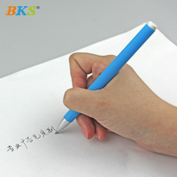 Stylos gel à encre noire personnalisables de 0.5mm Stylos neutres en plastique de qualité professionnelle directs d'usine avec crochet coloré Couleurs d'encre noire