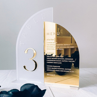 Numéros de table modernes et simples pour réception de mariage, en acrylique doré, demi-arche double, avec porte-menu blanc