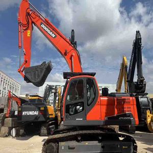 Excavadora Usada Doosan DX225 en Venta, Modelo 2024, Fabricada en Corea con Motor Original de 178KW, Caja de Cambios, PLC y Bomba - Product Image 1