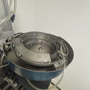 Machine <span class=keywords><strong>électrique</strong></span> haute performance pour l'insertion de clous dans les pneus - Alimentation automatique 30-100 clous/minute, 450 clous/pneu, pour pneus d'hiver de 13 à 22 pouces - Product Image 3