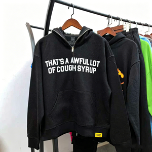 Felpa con Cappuccio e Zip Hip-Hop con Lettere in Bianco e Nero e Diamanti, Molto Bella, Progettata da Designer di Marchi Popolari, da Uomo - Product Image 1