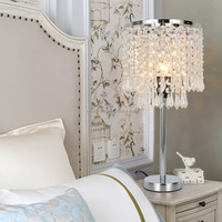 Lampe de table LED moderne en fer et cristal, style luxe léger, avec commande tactile, alimentation CA, éclairage de chevet personnalisable, décoration