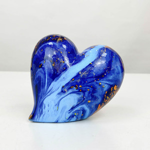 Customized Resin Hand-painted Heart-shaped Figurine Decorative Items for Home Tabletop Festival Decorations