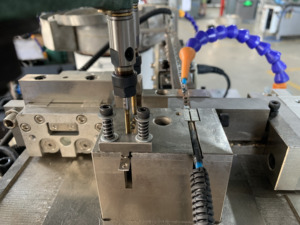 Easy Maintenance Automatic Thread Tapping Equipment High Efficiency for <b>Mini</b> Hardware Batch Machining - Product Image 3