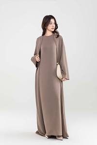 طقم كلاسيكي للنساء المسلمات من قطعتين عباية مفتوحة وفستان طويل الأكمام قابل للتخصيص - Product Image 4