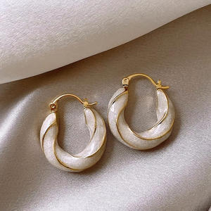 Pendientes de aro de mármol dorado para mujer, estilo minimalista, uso diario, joyería de piedra natural, pendientes finos chapados en oro - Product Image 3