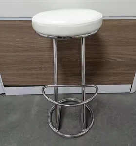 Taburete de Bar Alto de Cuero Blanco, Moderno, Minimalista, en Forma de Z, Resistente, Estable y Elegante, para Cocinas, Bares y Pubs - Product Image 5