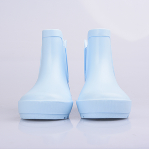 Bottes <span class=keywords><strong>de</strong></span> <span class=keywords><strong>pluie</strong></span> pour enfants en PVC légères bleu ciel à bout rond avec semelle antidérapante Design tendance Ajustement confortable pour une utilisation en extérieur - Product Image 2