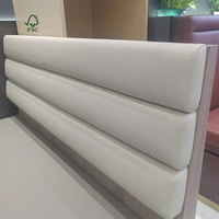Dessus de table en marbre carré super blanc avec mobilier de restaurant à surface brillante-Ensemble de cabines en cuir