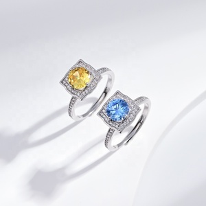 Anillos de compromiso de plata 925 con circonita cúbica 5A, chapados en oro, para mujer, con piedras azules y amarillas, estilo iced out, precio de fábrica, venta al por mayor. - Product Image 4