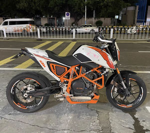 Motocicleta de <span class=keywords><strong>Segunda</strong></span> <span class=keywords><strong>Mano</strong></span> de 2015, Usada para la Modelo KTM 690 <span class=keywords><strong>Duke</strong></span>, con Gran Potencia y Bajo Kilometraje - Product Image 1