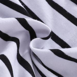 Roupas Infantis em Promoção: Conjunto de 2 Peças para Bebê Menino com Camiseta Listrada de Manga Curta com Bolso e Calça Preta - Product Image 3