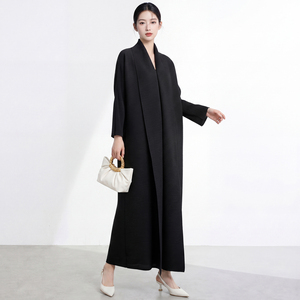 เสื้อคลุมยาวแบบมินิมอล PY Abaya ผ้าถัก ทรงเทรนช์โค้ท คอวี แขนสามส่วน สีดำล้วน สำหรับผู้หญิง แฟชั่นฤดูใบไม้ร่วง - Product Image 1
