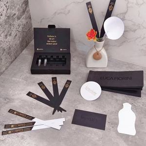 Papier absorbant pour buvard de parfum personnalisé Papier en bande odorant en forme de bouteille gaufré avec logo - Product Image 6