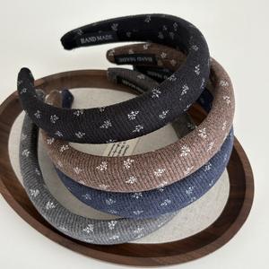 عصابة رأس أنيقة على الطراز الكوري بتصميم زهري من مواد مختلطة للنساء، إكسسوار شعر يومي لرفع أعلى جزء من الرأس - Product Image 2