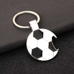 <span class=keywords><strong>Kaiku</strong></span> 2026 - Llavero Abridor de Botellas de Aleación de Zinc Metálico 3D con Diseño de Fútbol Personalizado, Accesorios Creativos para Automóviles - Product Image 4