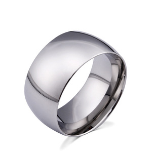 Anillo de pulgar unisex minimalista de titanio y acero de Yunnique con un diseño audaz y grande, con un estilo hip-hop punk. - Product Image 5