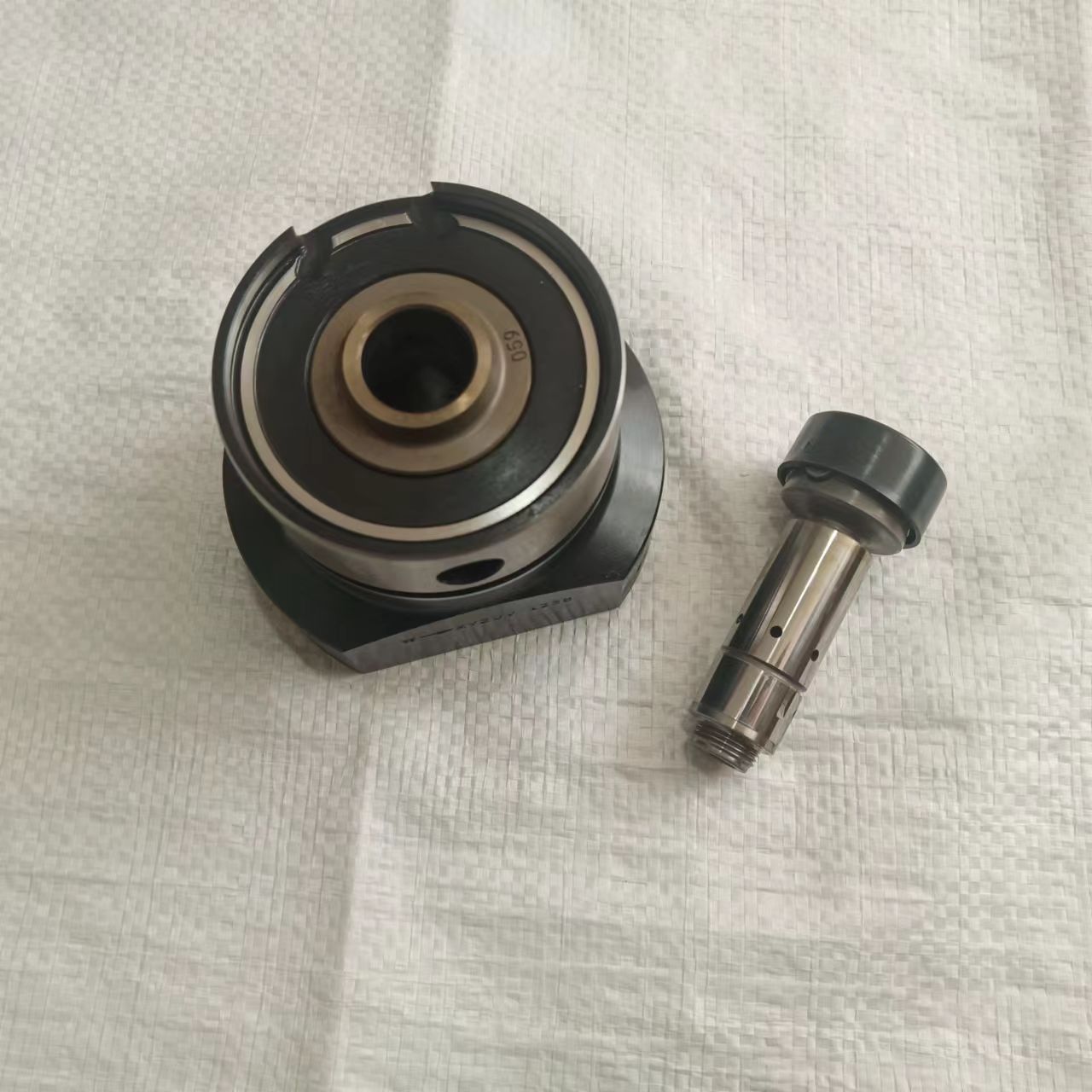 Wholesale Best Quality Diesel Fuel Pump DP200 Head Rotor 7185-101L with rotor 256L 6/7R