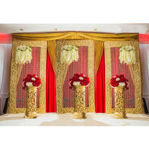 Marcos dorados especiales para bodas con cadenas de cristal, marcos dorados de pie tradicionales personalizados, pilares, escenario Australia - Product Image 1