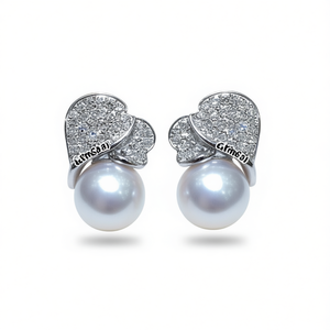 Boucles d'oreilles GlamSoul en or blanc avec diamants taillés en forme de cœur, bijoux fins de style romantique pour femmes, pour mariage - Product Image 1