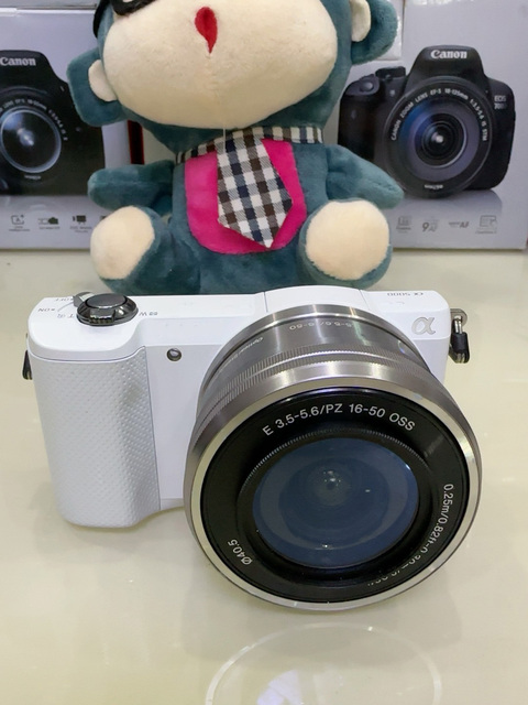Used Camera Sonys A5000 Mirrorless Camera Kit 20.1 MP Full HD APS-C Travel Records Camera