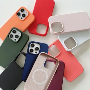 Casing ponsel silikon cair lembut sentuh, sarung HP resmi mudah dibersihkan untuk iPhone 12 13 14 15 Pro Max dengan magnet penutup pengisi daya nirkabel