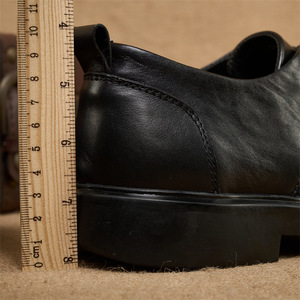 Chaussures habillées pour hommes en cuir véritable, style Oxford, bout rond, à lacets, légères, pour le bureau et la carrière, marron et noir, toutes saisons, semelle en caoutchouc - Product Image 2
