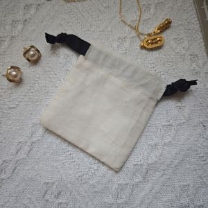 Sac en coton imprimé avec logo personnalisé, pochette en coton naturel, sac en mousseline à cordon 100% coton GOTS, sac à bijoux - Product Image 4
