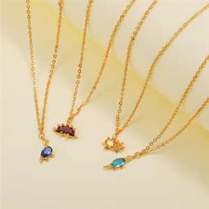 ROXI Collar con Colgante de Dinosaurio con Circonita y Baño de Oro de 18k, Joyería para Niños y Mujeres - Product Image 5